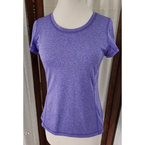 A22  Tek Gear athletic top - Picture 1 of 5